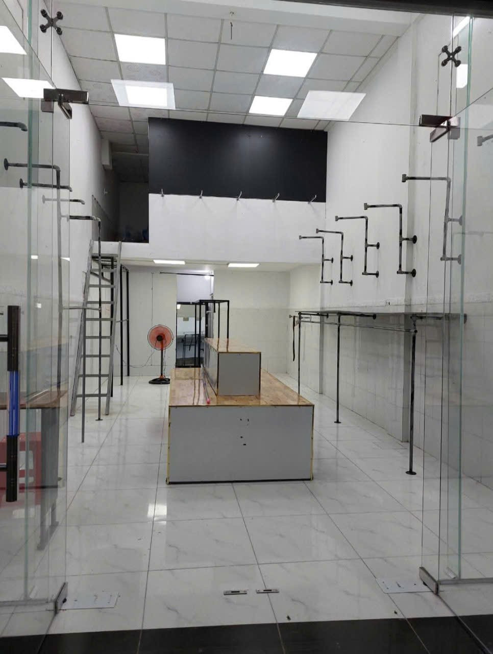 Về Quê Sang Shop Quần Áo Và Tiệm Tóc Tại đường N14, kp An Hòa, p Hòa Lợi, TP Bến Cát, Bình Dương