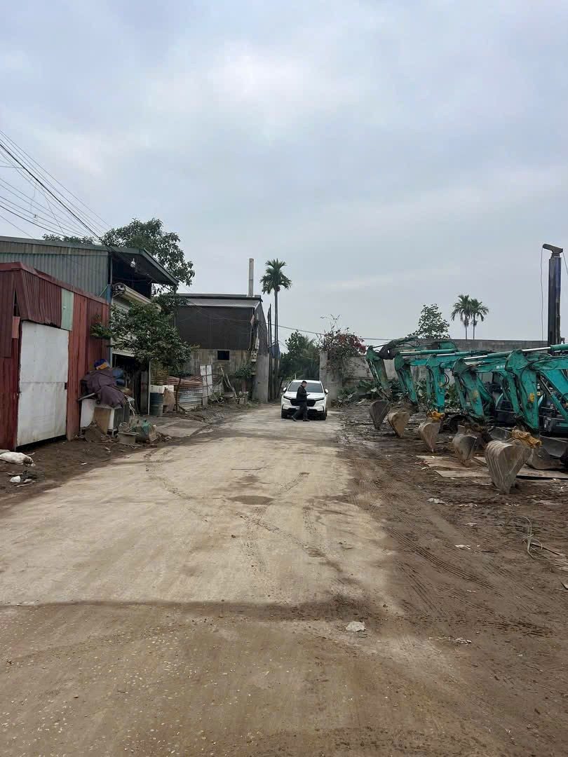 🔥 BÁN LÔ ĐẤT TUYẾN 1 CHUNG CƯ VĂN CÚ – VỊ TRÍ ĐẸP, GIÁ TỐT 🔥100m² Giá 2,790 tỷ LH 0398787284