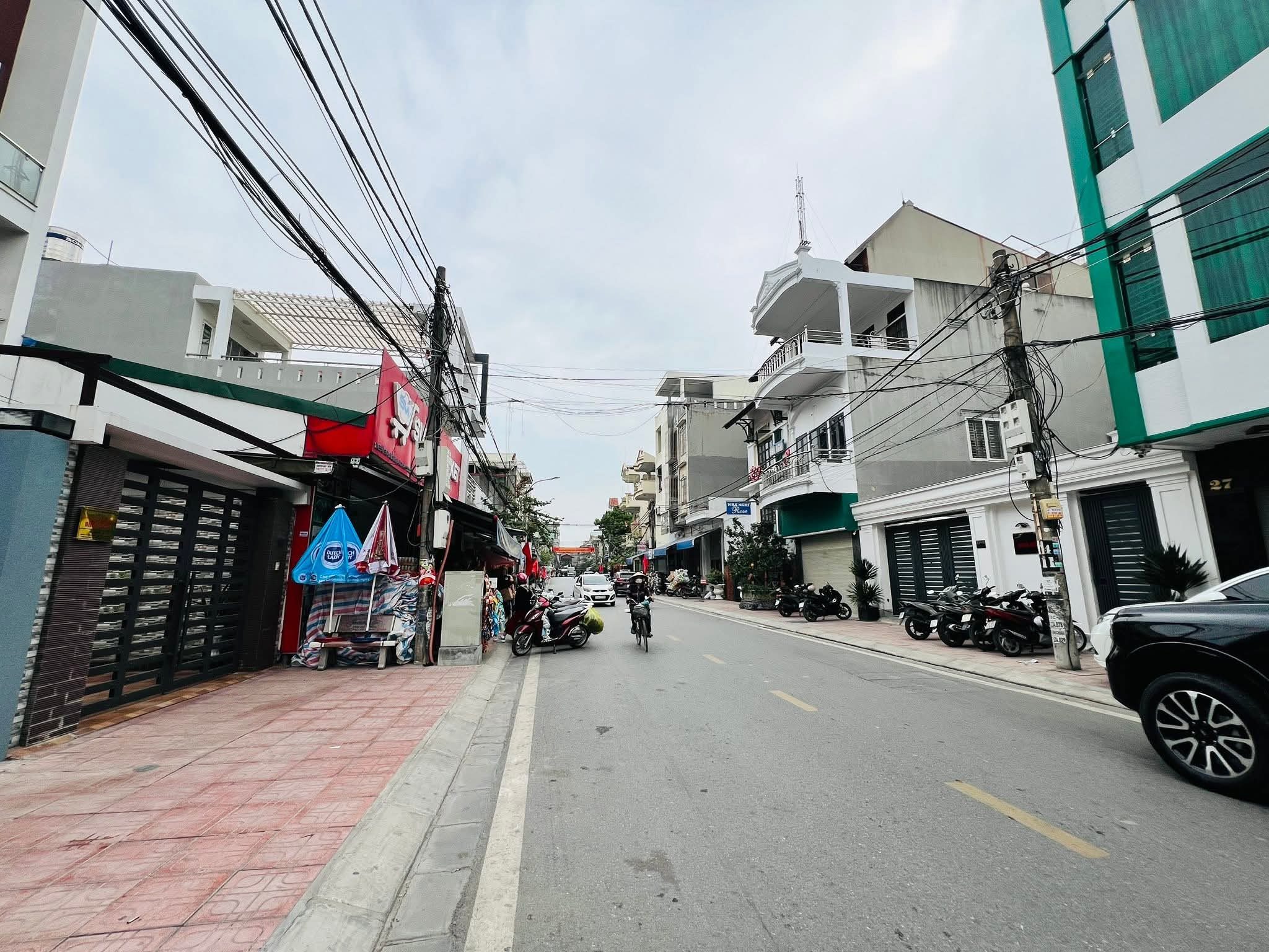 Bán nhà 4 tầng mặt đường An Trang, An Dương, An Đồng