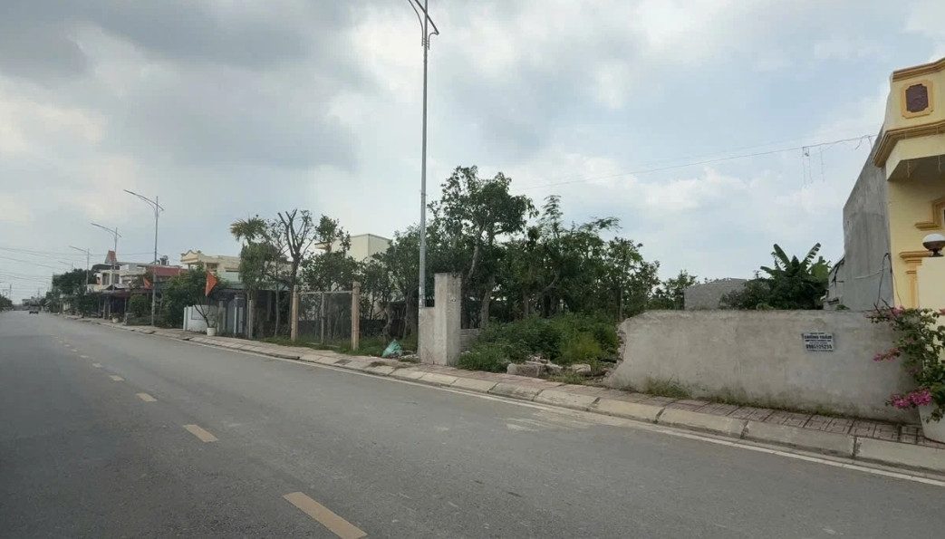 28/12/2025.Bán đất 97m² ngang 4,5m . mặt đường liên xã 9m. giá 2.55 tỷ Tân Dân, liên hệ 0362558882.