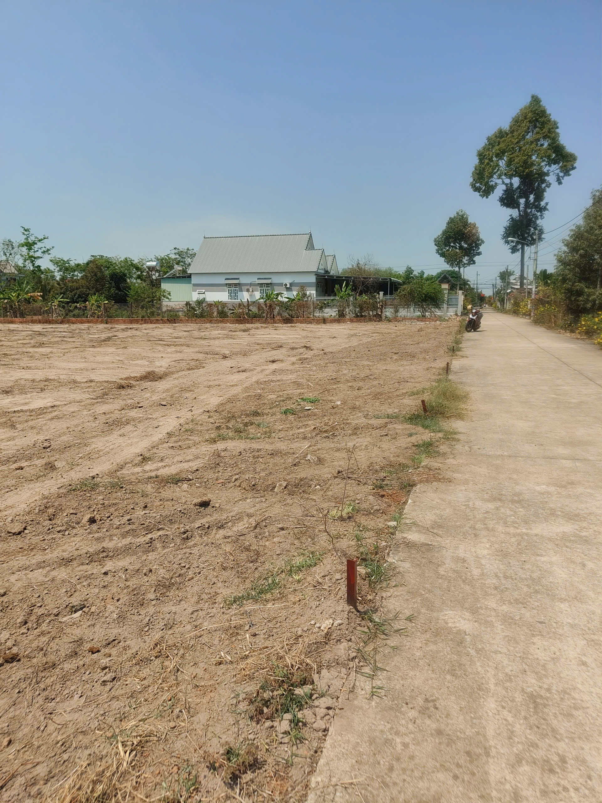 Ngộp 528m² thổ cư 100m² giá 680 triệu sát đường DH507
