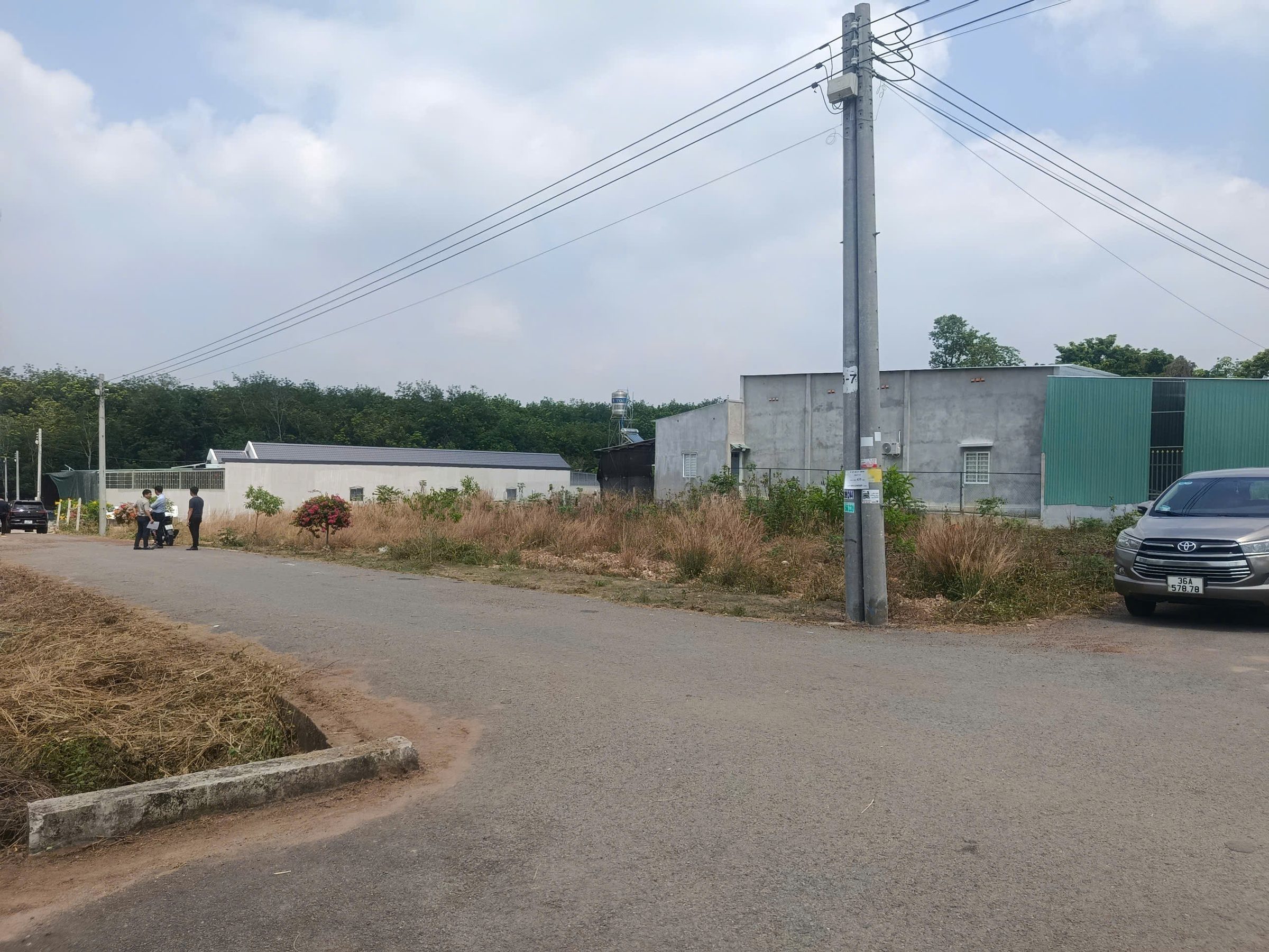 Bán Đất 566m² thổ cư 100m² giá 780 triệu Đối diện Trường cấp 1 và cấp 2 lh đi xem 0916956055