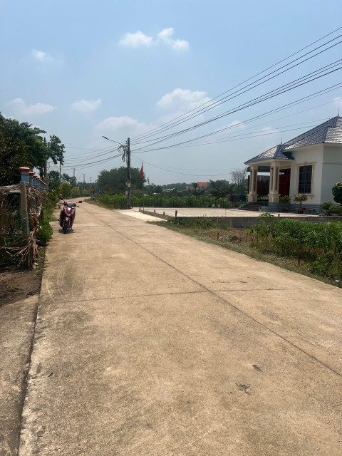 Bán Đất 400m2 có sẵn 150 m2 thổ cư giá 1 tỷ tại Xã An Long TP. Hồ Chí Minh
