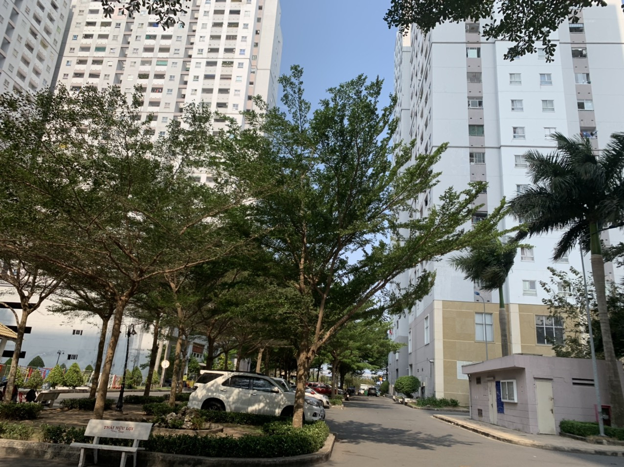 Giỏ hàng nhiều căn đang bán tại HQC Plaza, căn góc vào ở ngay. L/H 0909 456 158