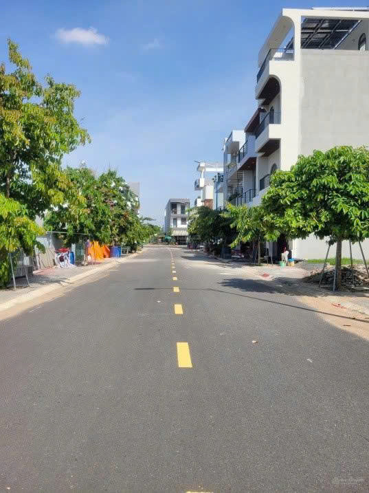 CẮT LỖ LÔ 120M2 (6X20) - GIÁ 1TỶ450 - ĐỐI DIỆN KHU CÔNG NGHIỆP GIANG ĐIỀN - THỔ CƯ 100% - SHR