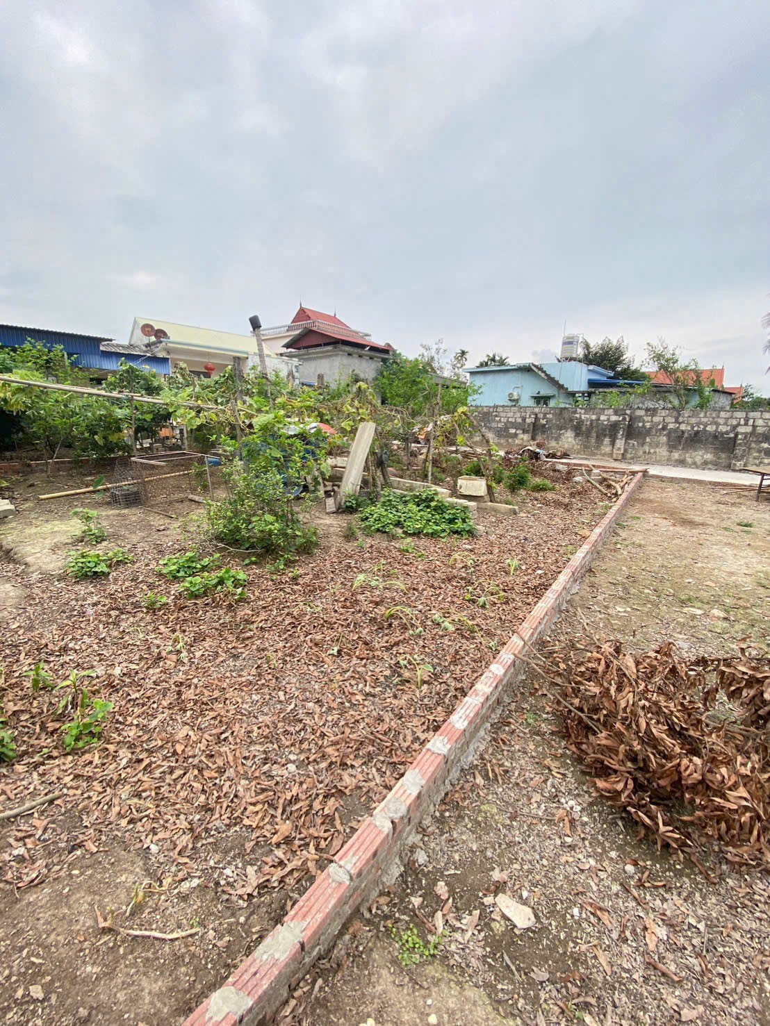 💥An sơn Dt .150 m ngang 10 
👉Mà giá chỉ hơn 600
🚕Ngõ ôtô morning vào tận đất 
💴Giá đang rẻ nhất thị trường hiện tại ạ . Xây biệt thự quá tuyệt với không gian rộng , trong lành . 
☎️LH:0898266583