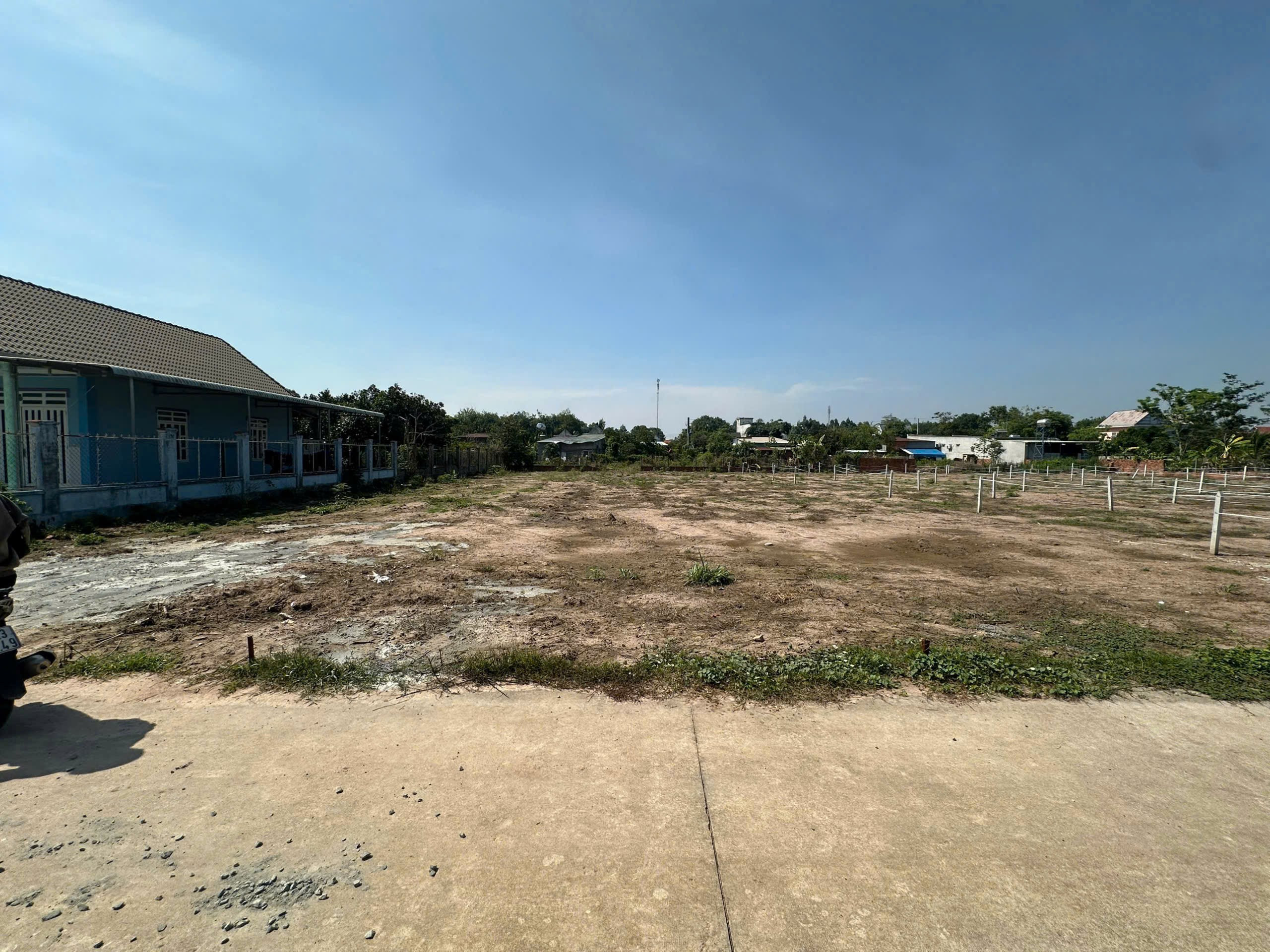 Chủ kẹt tiền cần ra đi gấp lô đất mặt tiền đường nhựa 530m2 có 100m2 thổ cư ở TPHCM mới