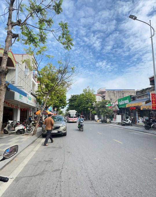 Bán Nhà Mặt Đường 213m²  có Không Gian – Vừa Kinh Doanh, Vừa Nghỉ Dưỡng Tại Trần Thành Ngọ, Kiến An