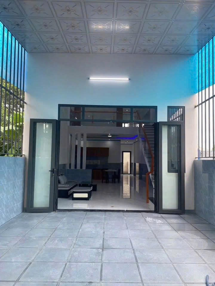 Hàng ngộp giá tốt 900 triệu sổ riêng sẵn ngay An Bình cần bán ngay 126m2 bao phí