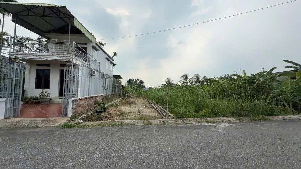 X 26/10/2025.Bán đất 135m² ngang 5m .. đường nhựa 7m. giá 2.08 tỷ Xã An Trường(Bát Trang). liên hệ 0362558882