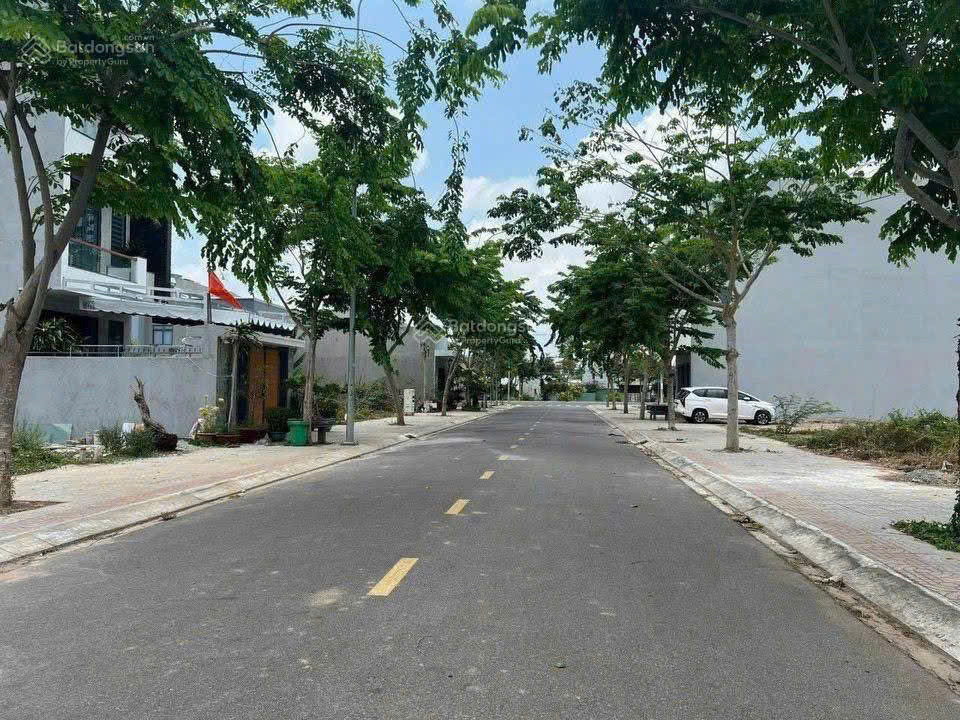 BÁN LÔ 100M2 (5X20) MẶT TIỀN ĐƯỜNG PHỐ PHÙNG HƯNG – ĐỐI DIỆN KCN GIANG ĐIỀN – GIÁ CHỈ 950 TRIỆU – SHR!!!