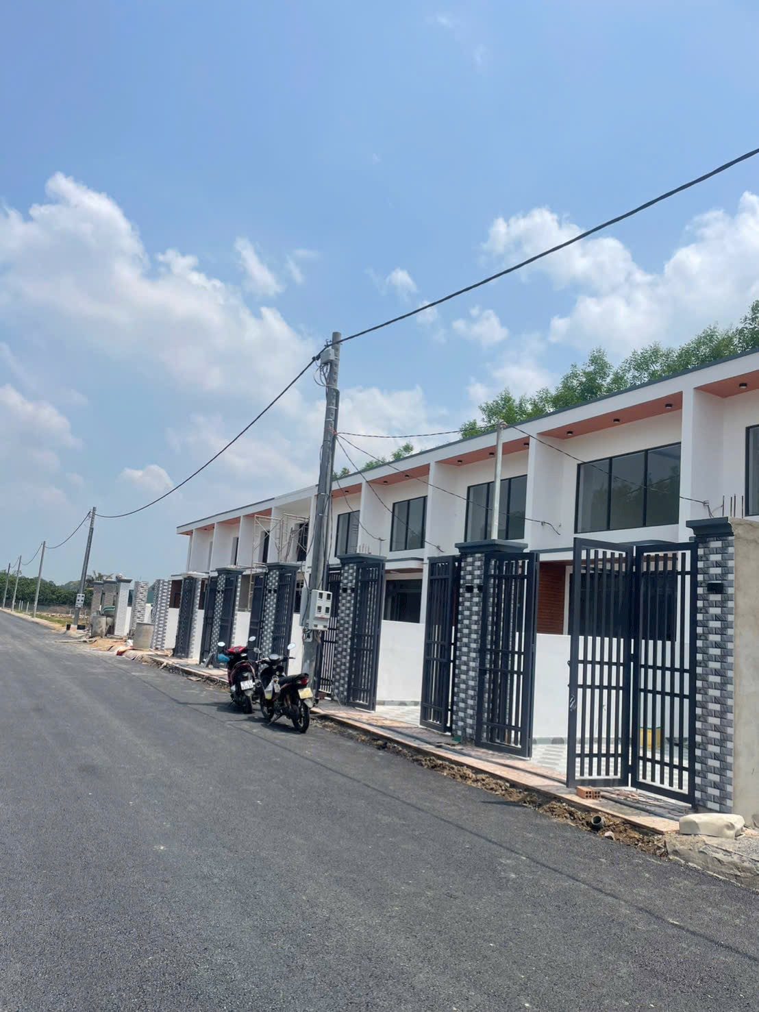Bán nhà gần cầu bạch đằng 2 kết nối tân uyên đồng nai, sổ riêng thổ cư, bán kín 500m đầy đủ tiện ít