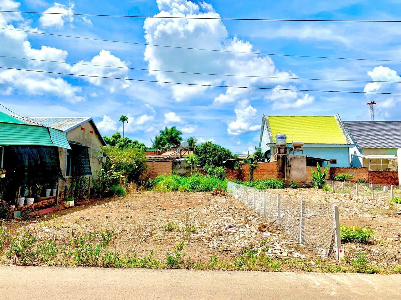 Bán đất 165m² có sẵn 40m² thổ cư ngang 25m giá 1.1 tỷ tại Xã Bàu Lâm