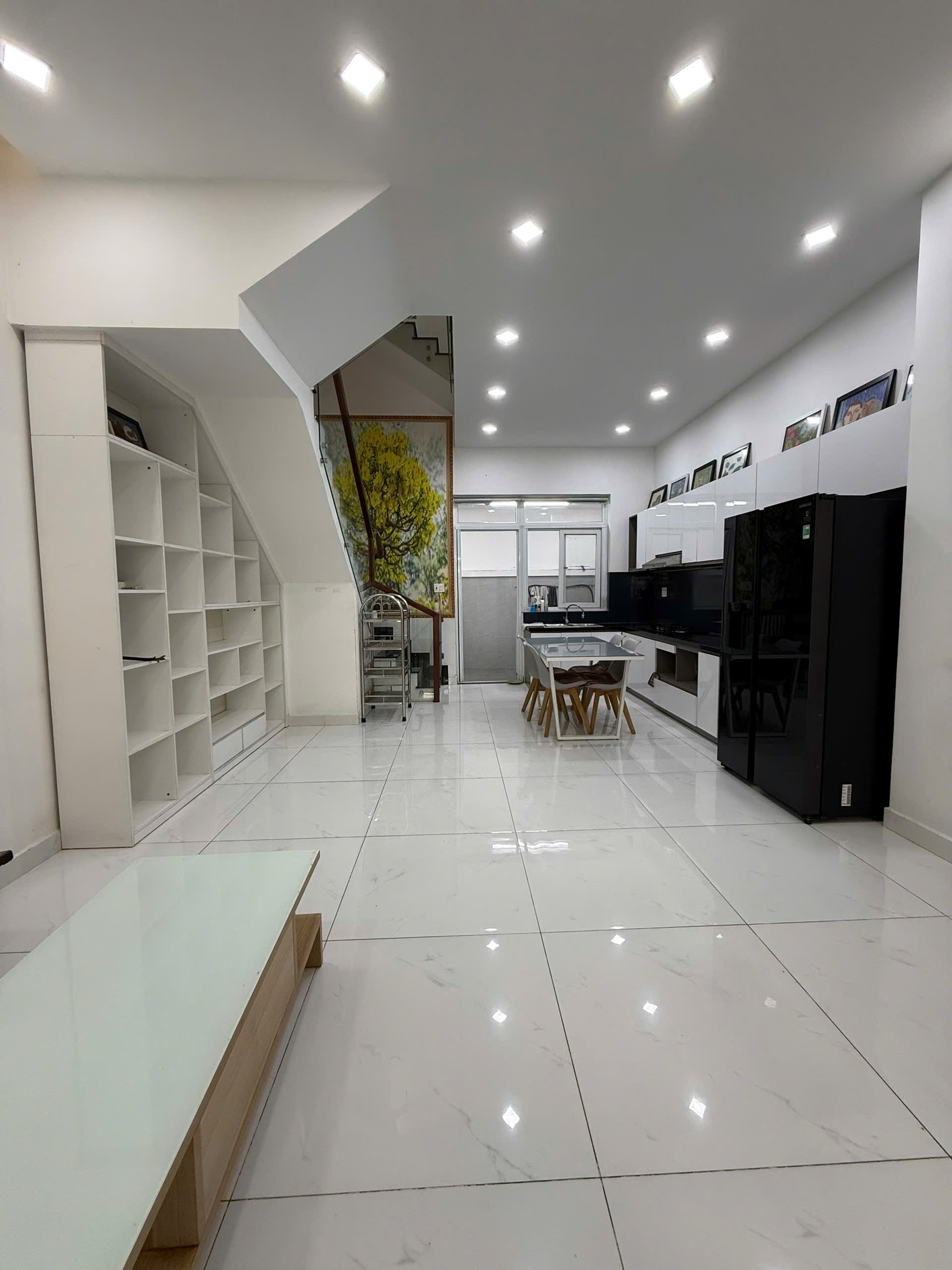 CHO THUÊ NHÀ FULL NỘI THẤT _ 1 TRỆT 2 LẦU _ KDC PHONG PHÚ 4