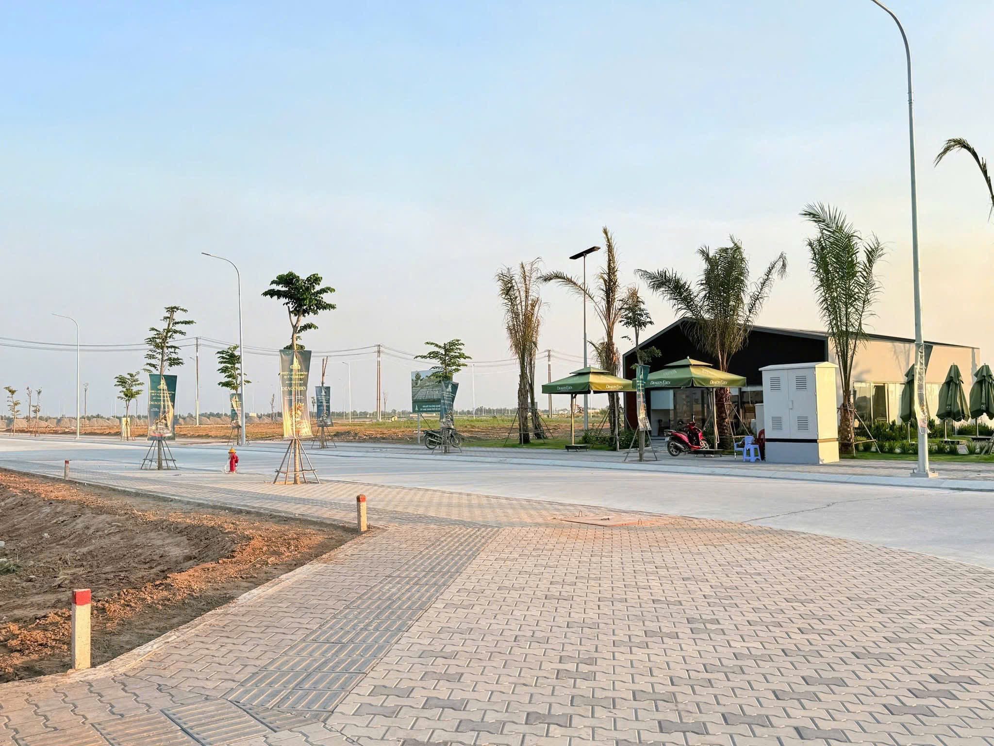Bán gấp 5m x18m, trục Lương Hoà- Bình Chánh. Sổ riêng