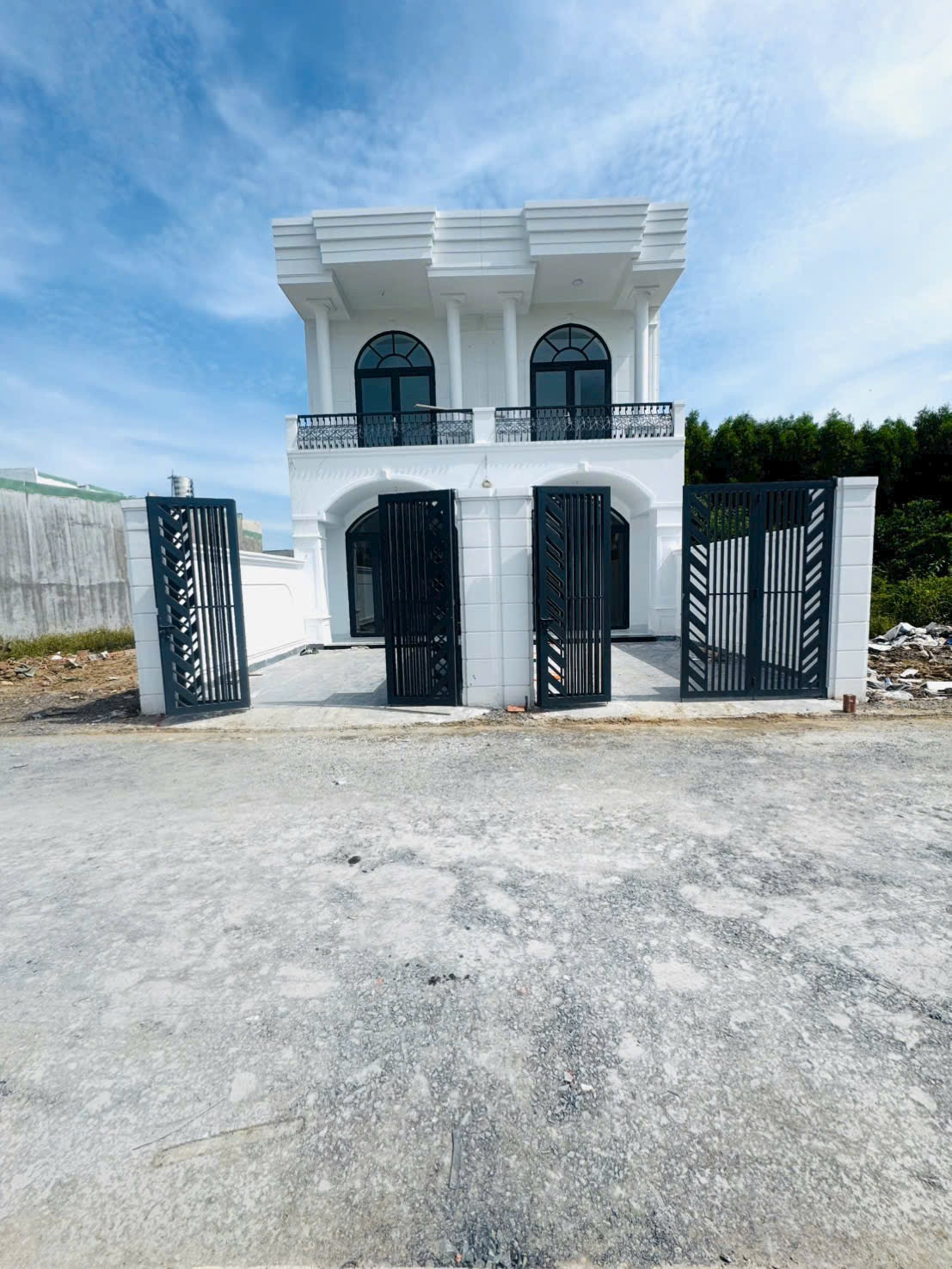 Bán nhanh căn nhà view sông , gần cầu bạch đằng 2 kết nối bình dương tân uyên