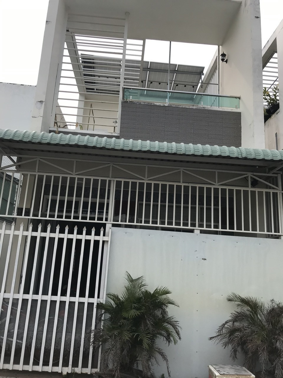 Bán nhà 1 trệt 1 lầu đầy đủ nội thất xã Bình Phú. Có sẵn chủ quyền