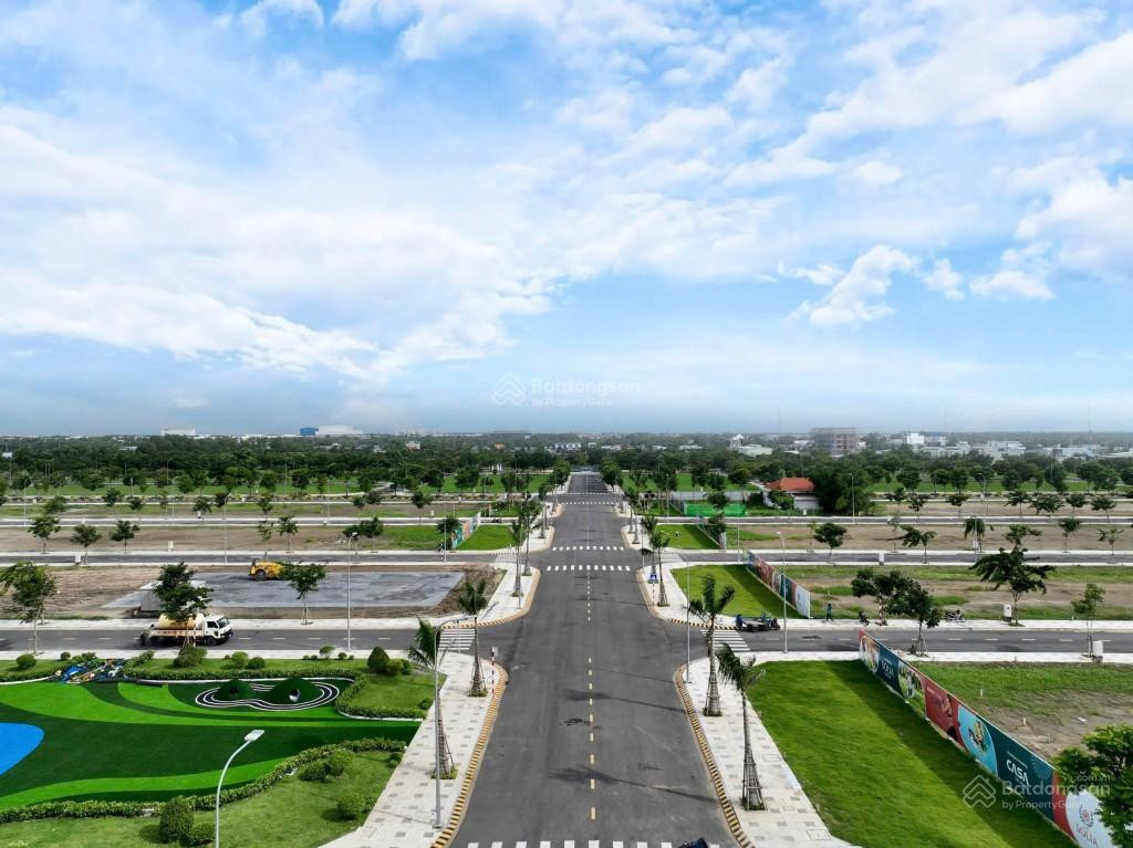 Đất nền Long Thành-Nằm giữa lòng trung tâm khu đô thị, cách sân bay chỉ 7p di chuyển-Sổ Hồng sẵn-Chỉ 10tr/m2