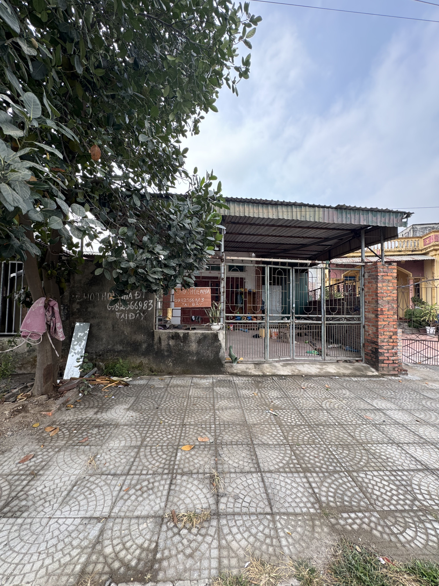 cho thuê nhà mái bằng, diện tích đất 367m² giá 7tr/1 tháng.