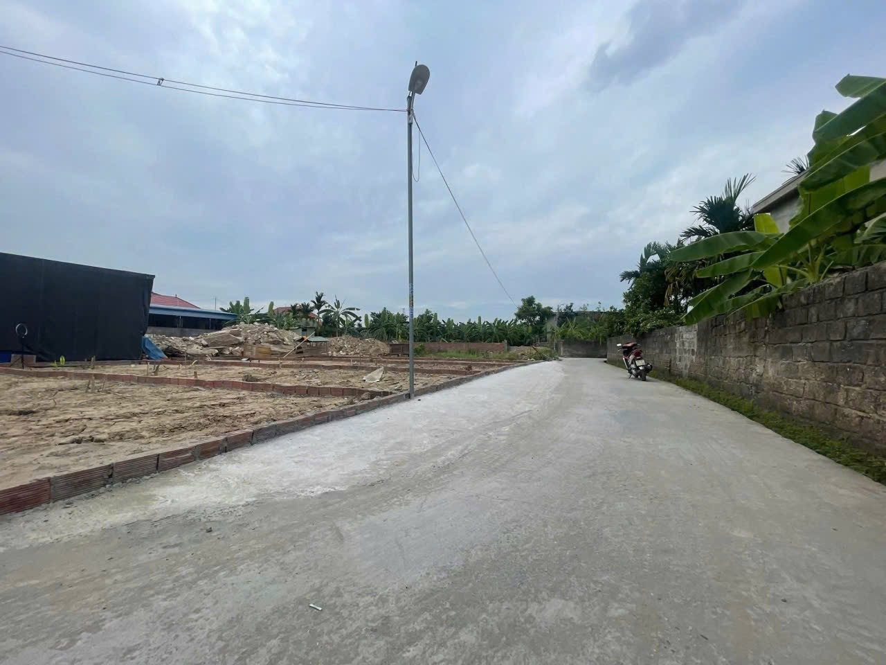 Chủ gửi bán 63 m Cao Nhân đường thông ô tô , hàng xóm đông đúc . L/h;076.231.9990 em Thúy