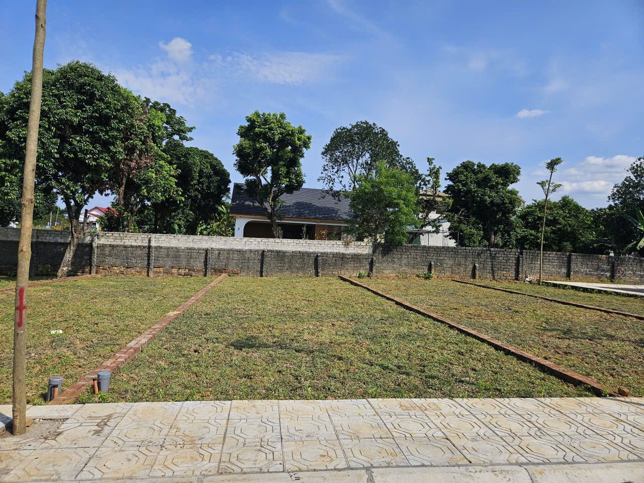 Nhỉnh 2 tỷ 100m2 full thổ ngay sát trục Hồ tây -Ba vì ,Ngay cạnh CNC Hòa lạc ,ĐH Quốc gia