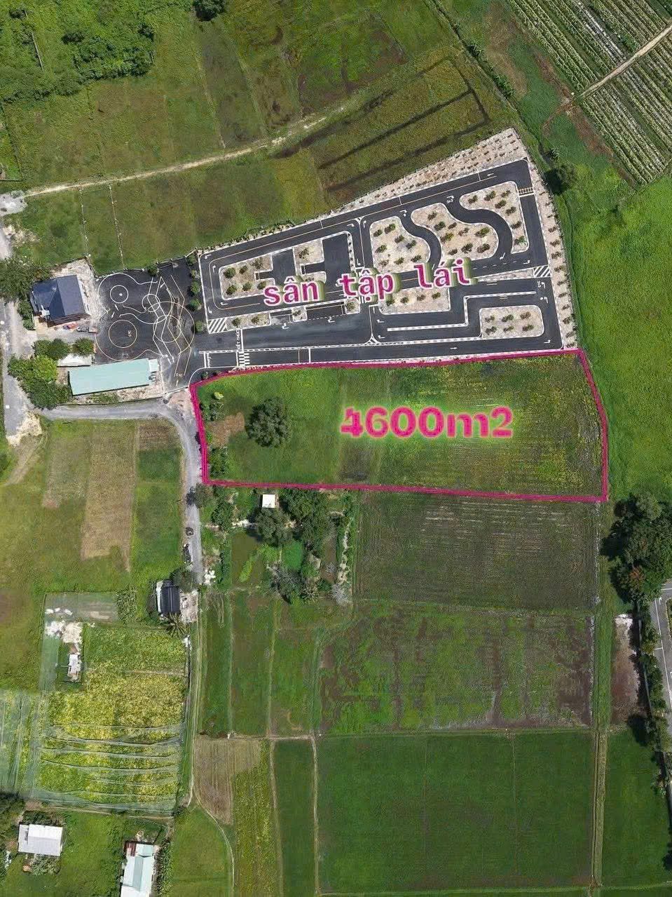 Bán đất 4000m² có sẵn 300m² thổ cư ngang 26m giá 8.8 tỷ tại Xã Củ Chi