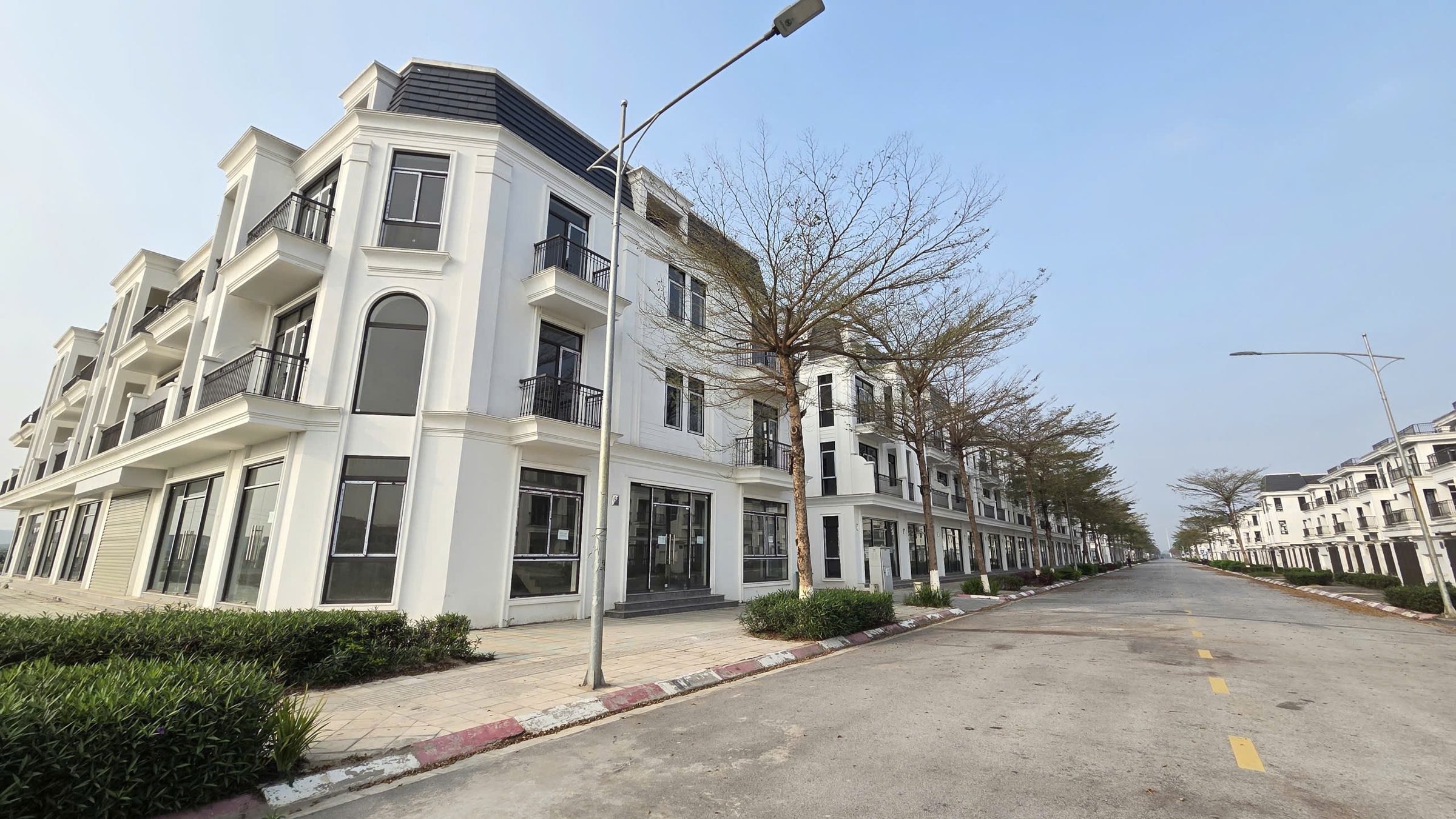 Căn góc liền kề 2 mặt tiền đường, 3 mặt thoáng Hud Mê Linh Central 159m2, giá 14,6 tỷ gồm xây dựng
