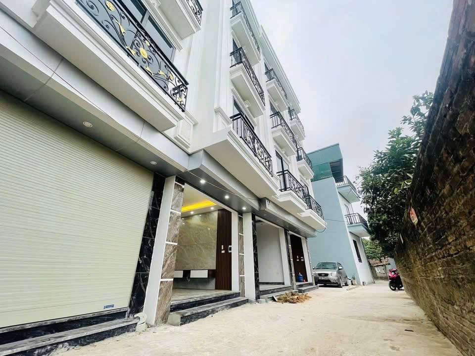 Nhà trung tâm Đan Phượng, Trạm Trôi 42M 4 Tầng, 4 ngủ, ngõ ô tô đỗ giá 4.65 tỷ