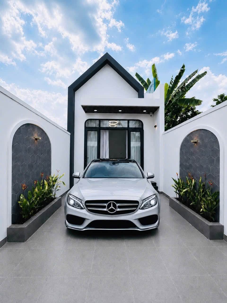 Nhà mới xây dựng hẻm xe hơi gần Quảng Trường Tp Mỹ Tho