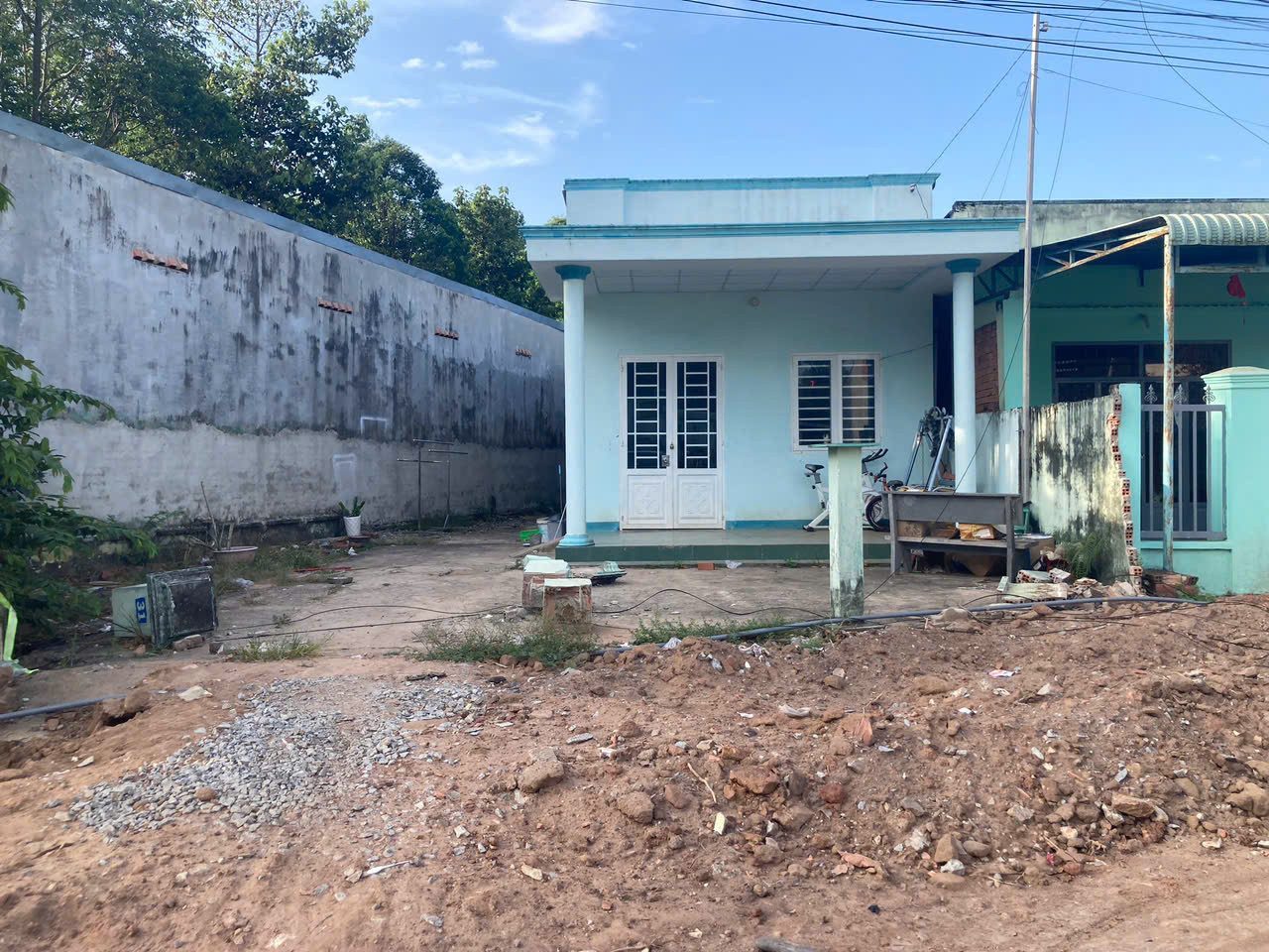 Bán nhà 226.1m² ngang 13.6m giá 2.4 tỷ tại Xã Dầu Tiếng