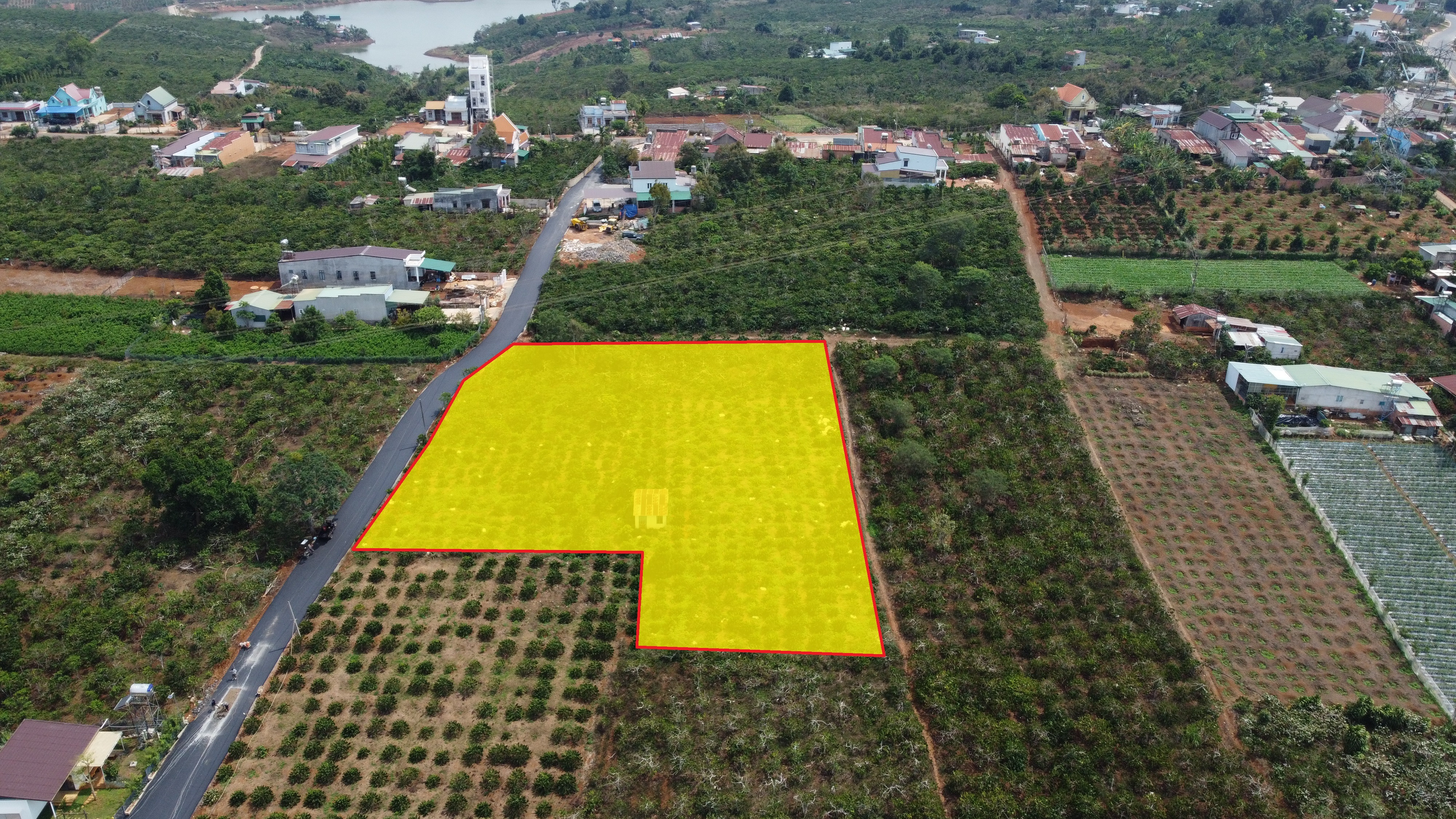 Bán đất 4026.2m² ngang 90m giá 2.2 tỷ Xã Di Linh