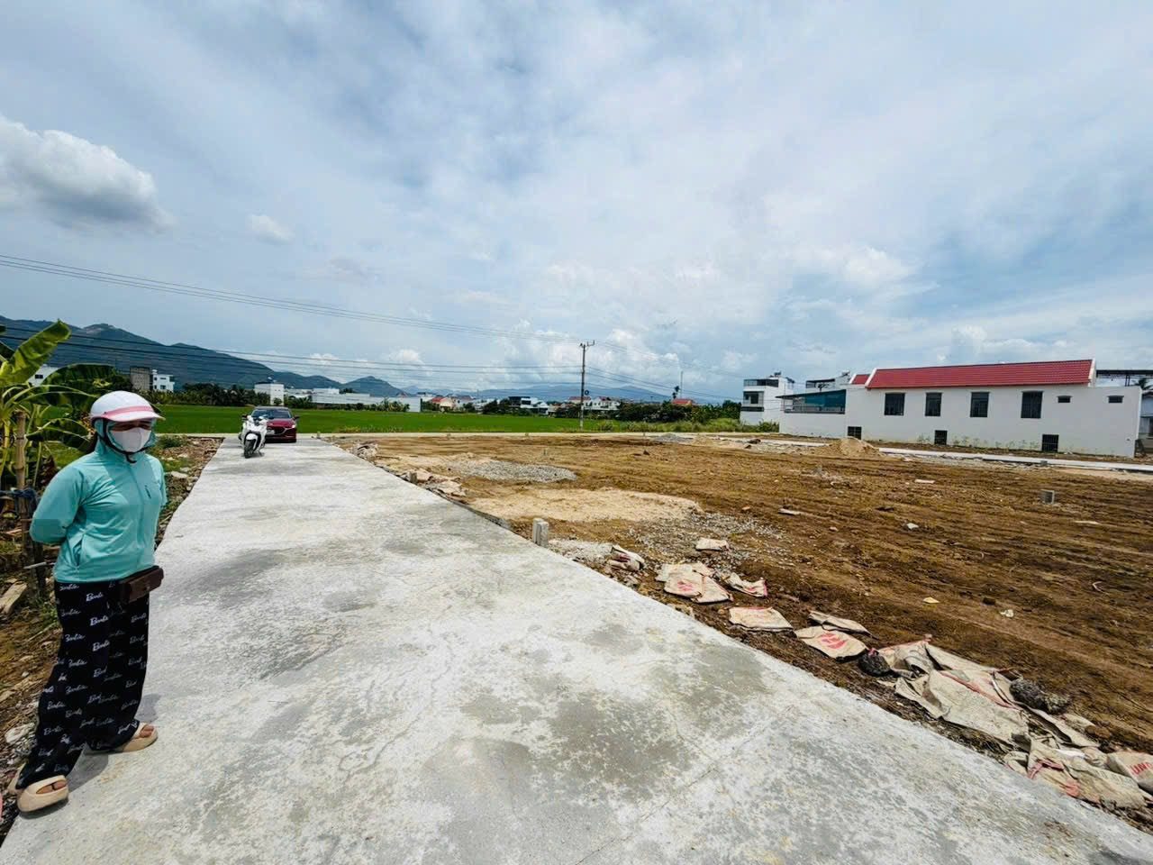 Diên An sát 23/10 ngay hẻm Thông tin và khu đô thị Phú Ân Nam 
Khu vực luôn luôn là điểm nóng bất động sản cả về đầu tư và định cư