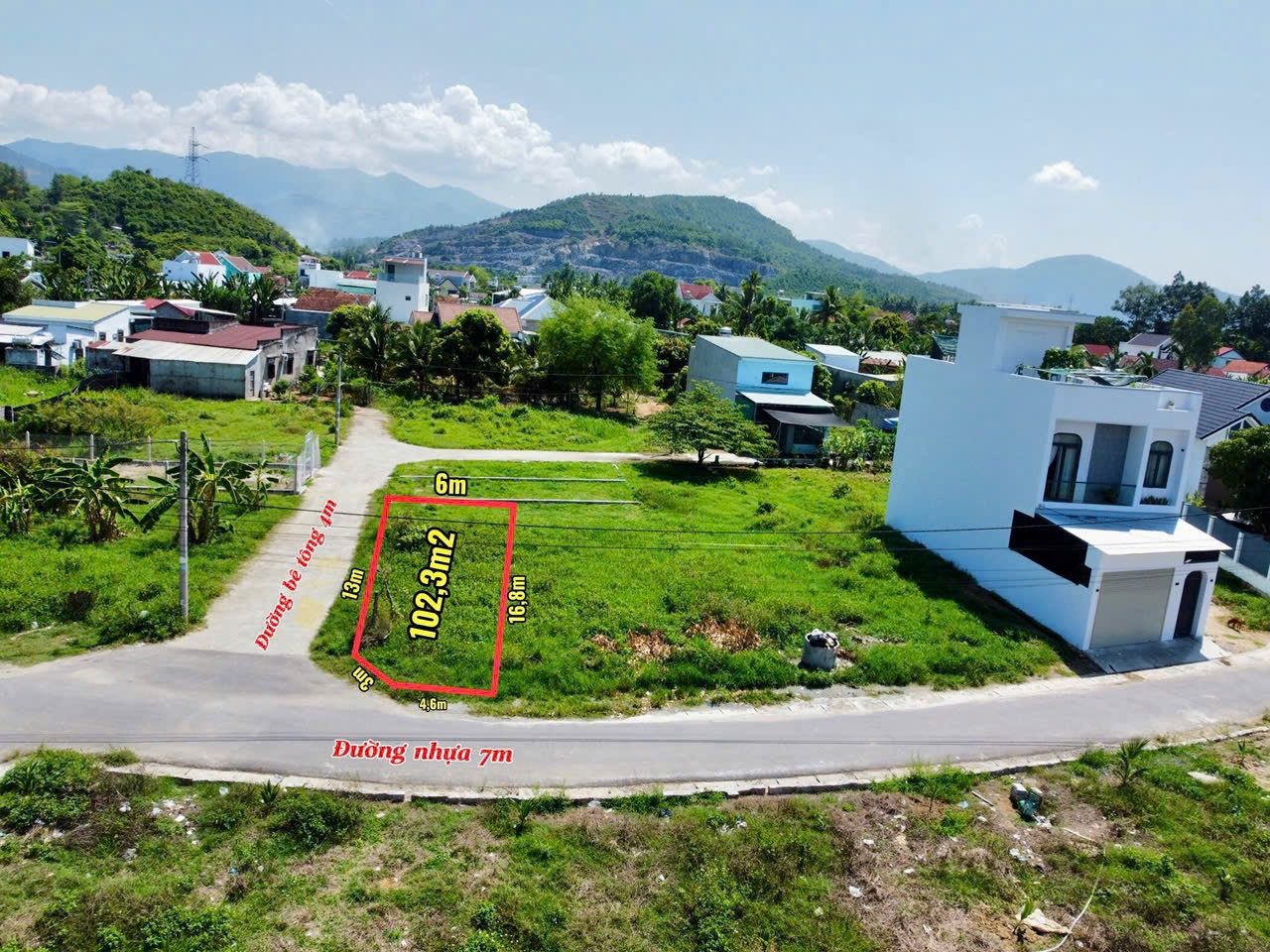 Bán Lô Góc cực đẹp tại Xã Diên Lạc , Cách Đường Tỉnh Lộ 2 vào 300m
• Lô góc 2 mặt tiền đường nhựa rộng 7m và bên hông rộng 4m.
• Diện tích : 102,3m2 (có 60m thổ cư). Hướng Tây Nam. 
• Trục đường liên xã kết nối thích hợp vừa ở vừa buôn bán nhỏ
• Xung 