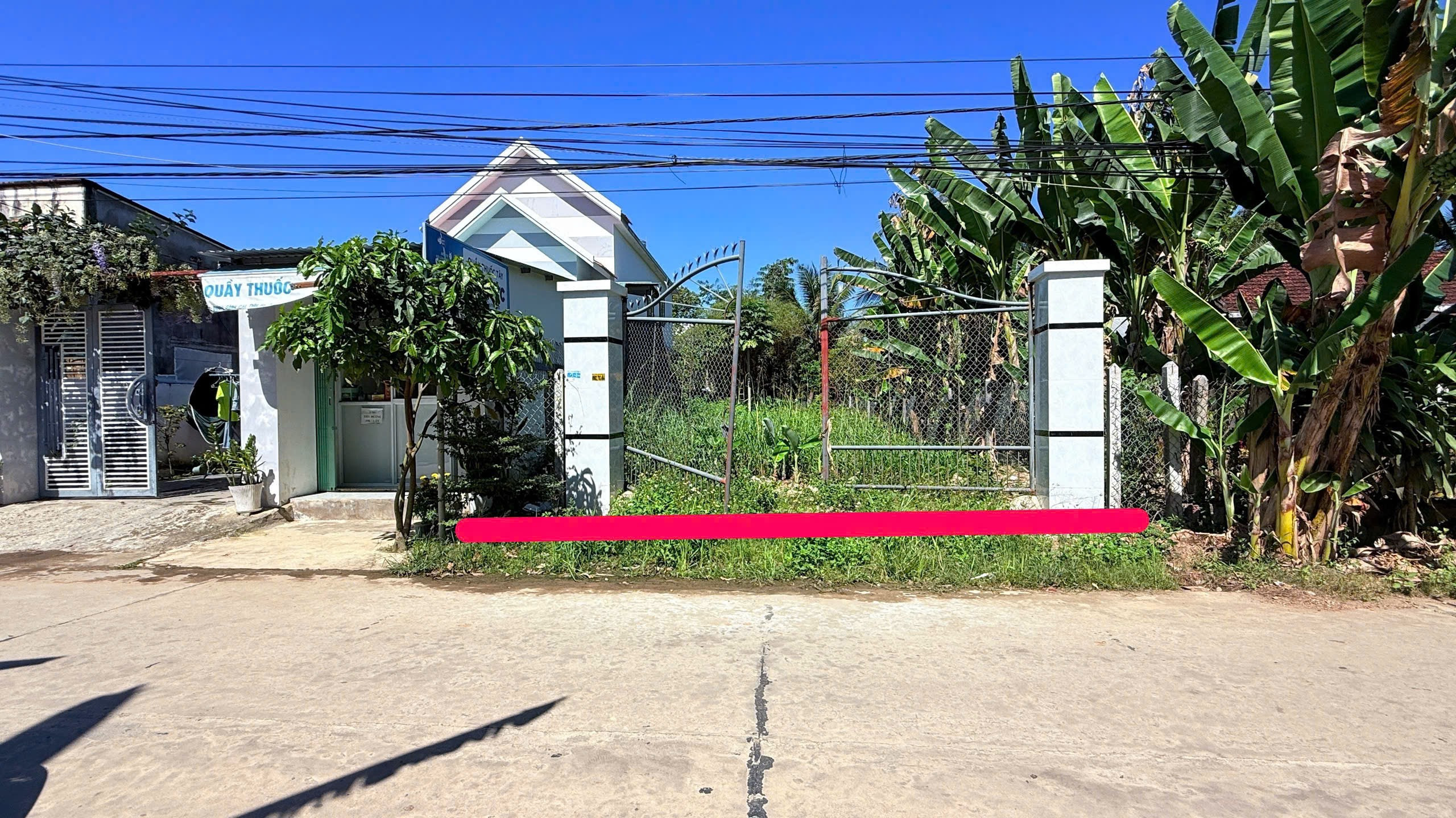 Mặt tiền đường Sông Cái, Diên Lâm, Diên Khánh.
- Đối diện sông cái mát mẽ, đường thông 7-9 m.
- Hướng : Đông nam mát mẻ 
- Diện tích : 267m2 có 65m2 thổ cư , ngang 7m .