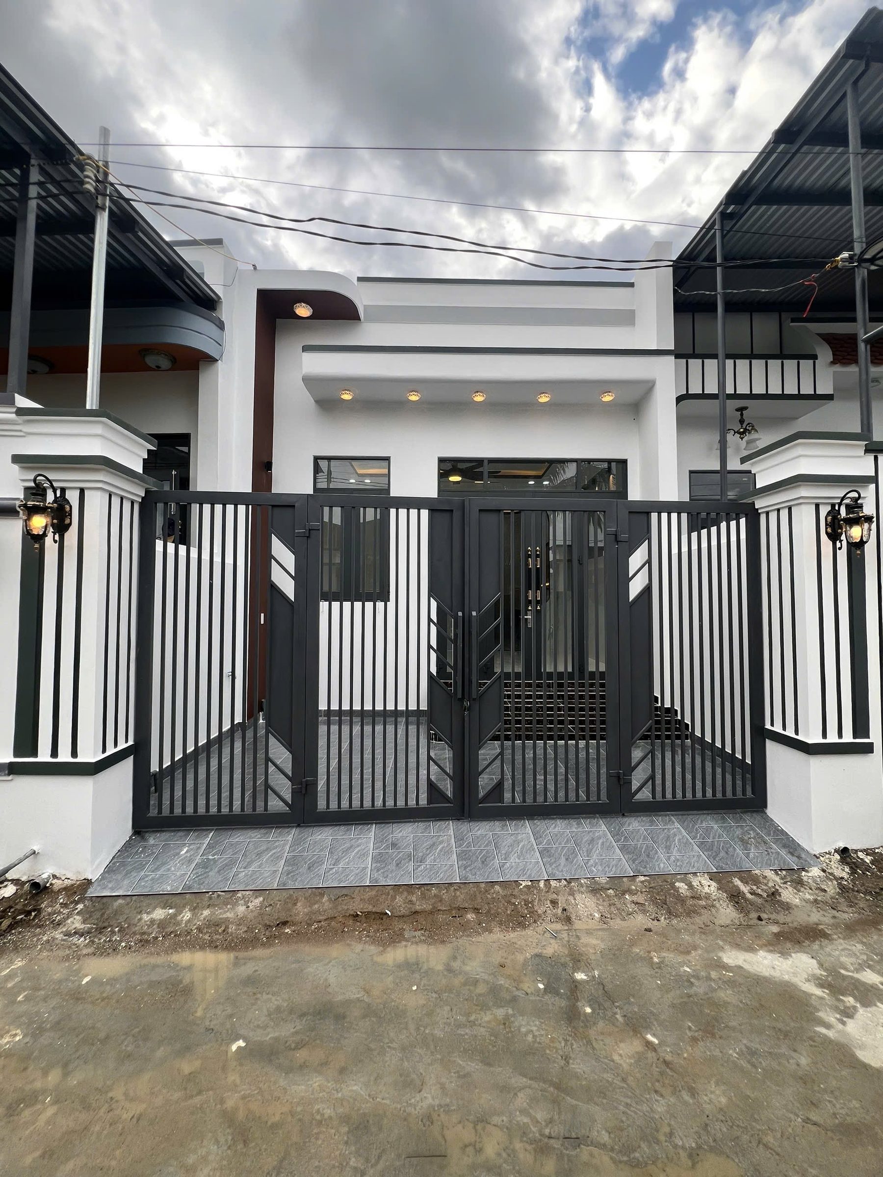 Nhà Diên Sơn mới xây full thổ cư 83,4m giá chỉ 1tỷ380tr khu dân cư - An ninh