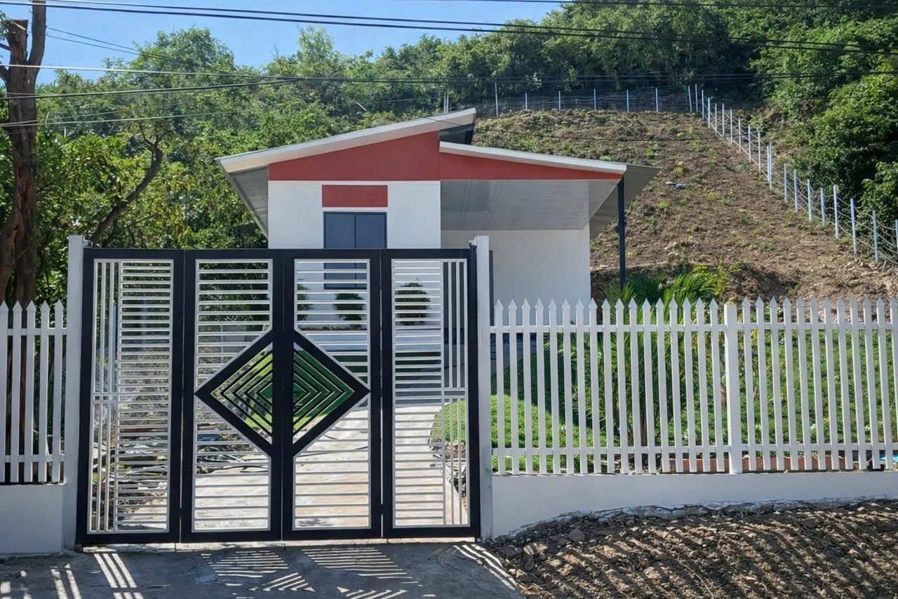 🏡 BÁN FARM MẶT TIỀN TỈNH LỘ 2 – DIÊN THỌ
GIÁ CHỈ 3 tỷ cả dt 1.296m2 có thổ

Vị trí đẹp, mặt tiền Tỉnh lộ 2 – Diên Thọ, đối diện Sông Cái, không khí mát mẻ quanh năm. Phù hợp làm farm nghỉ dưỡng, homestay hoặc đầu tư lâu dài.

Diện tích: 1.296 m²
Thổ