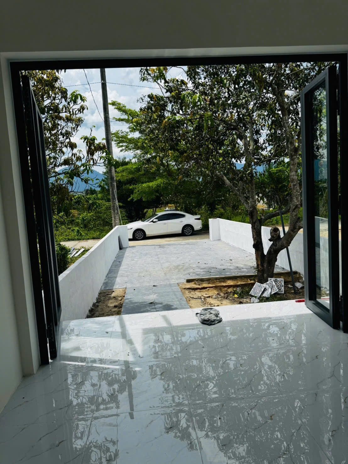 NHÀ MỚI XÂY CHƯA Ở – SÂN VƯỜN RỘNG – CHỈ 1,4 TỶ TẠI DIÊN THỌ 🔥

📐 Diện tích: 142m² (ngang 5m)