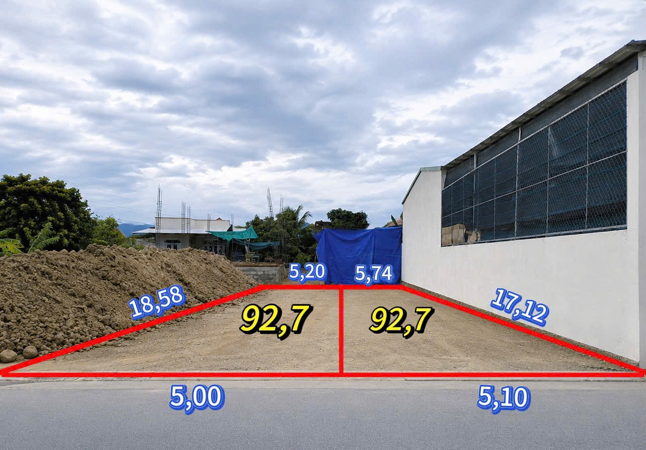 Cần bán 2 lô liền kề Diên Toàn - Diên Khánh.
- Diện tích mỗi lô : 92,7m2 có 60m thổ cư . Đường ôtô, khu dân cư đông đúc.