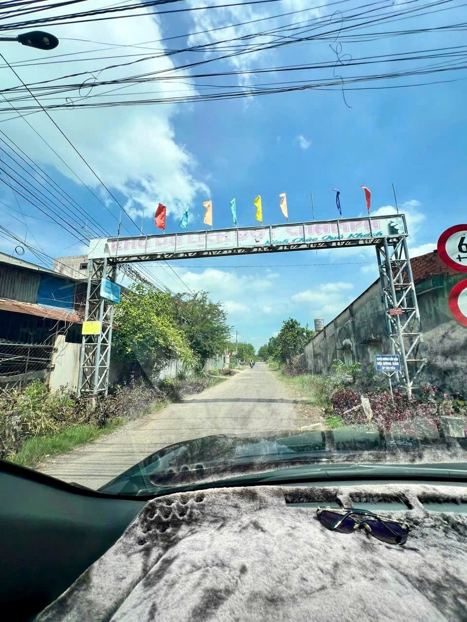 Nhựa rộng rãi 8m