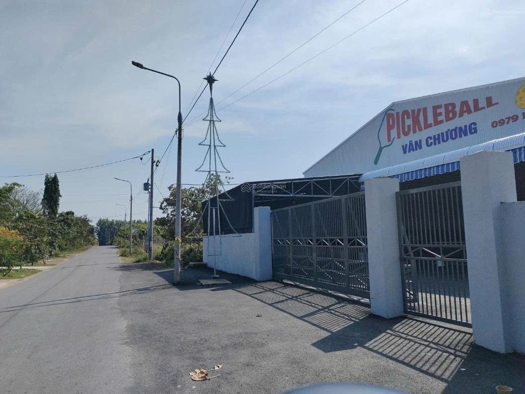 Bán đất 1186.24m² có sẵn 250m² thổ cư ngang 14.7m giá 9.5 tỷ tại Xã Định Quán