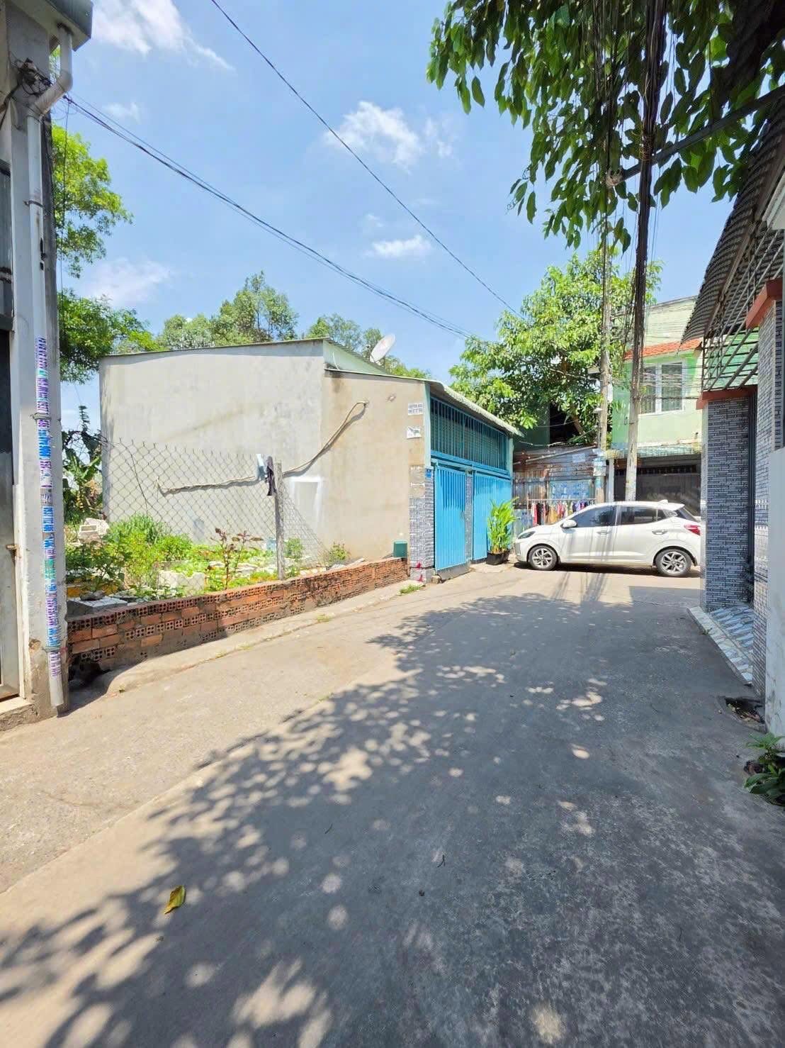 chủ ngộp bank cần thanh lí gấp 2 lô 10x50, sẵn thổ cư, 495tr sang tên cc ngay
038.769.8047 em Triều