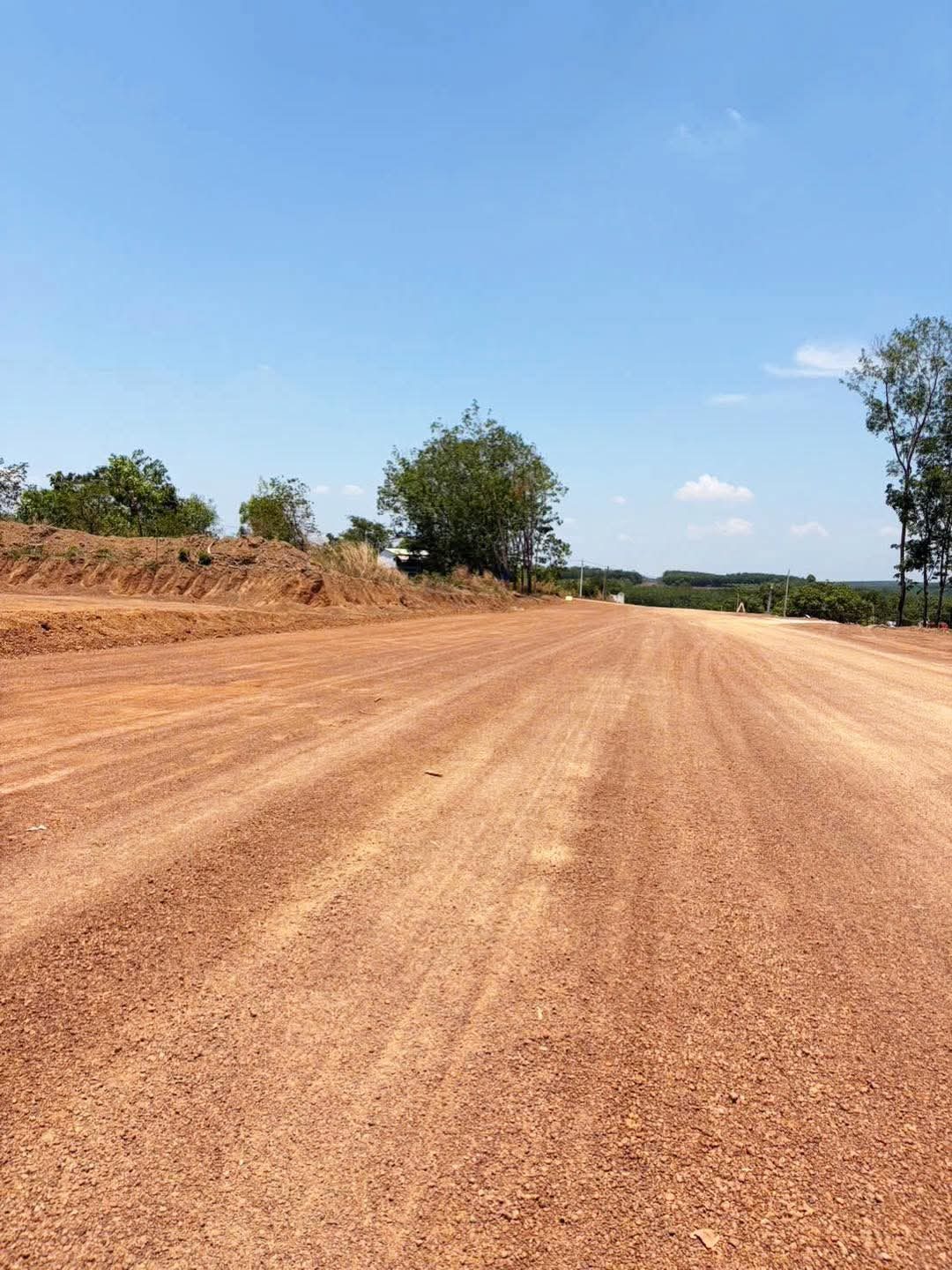 Bán đất 300m² có sẵn 149m² thổ cư ngang 5m giá 450 triệu tại Xã Đồng Phú