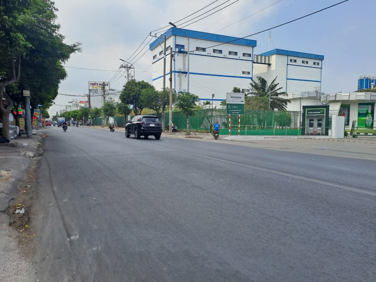 Bán kho nhà xưởng mặt tiền đường Lê Văn Khương trung tâm xã Đông Thạnh Hóc Môn TPHCM, DT: 2400m2.