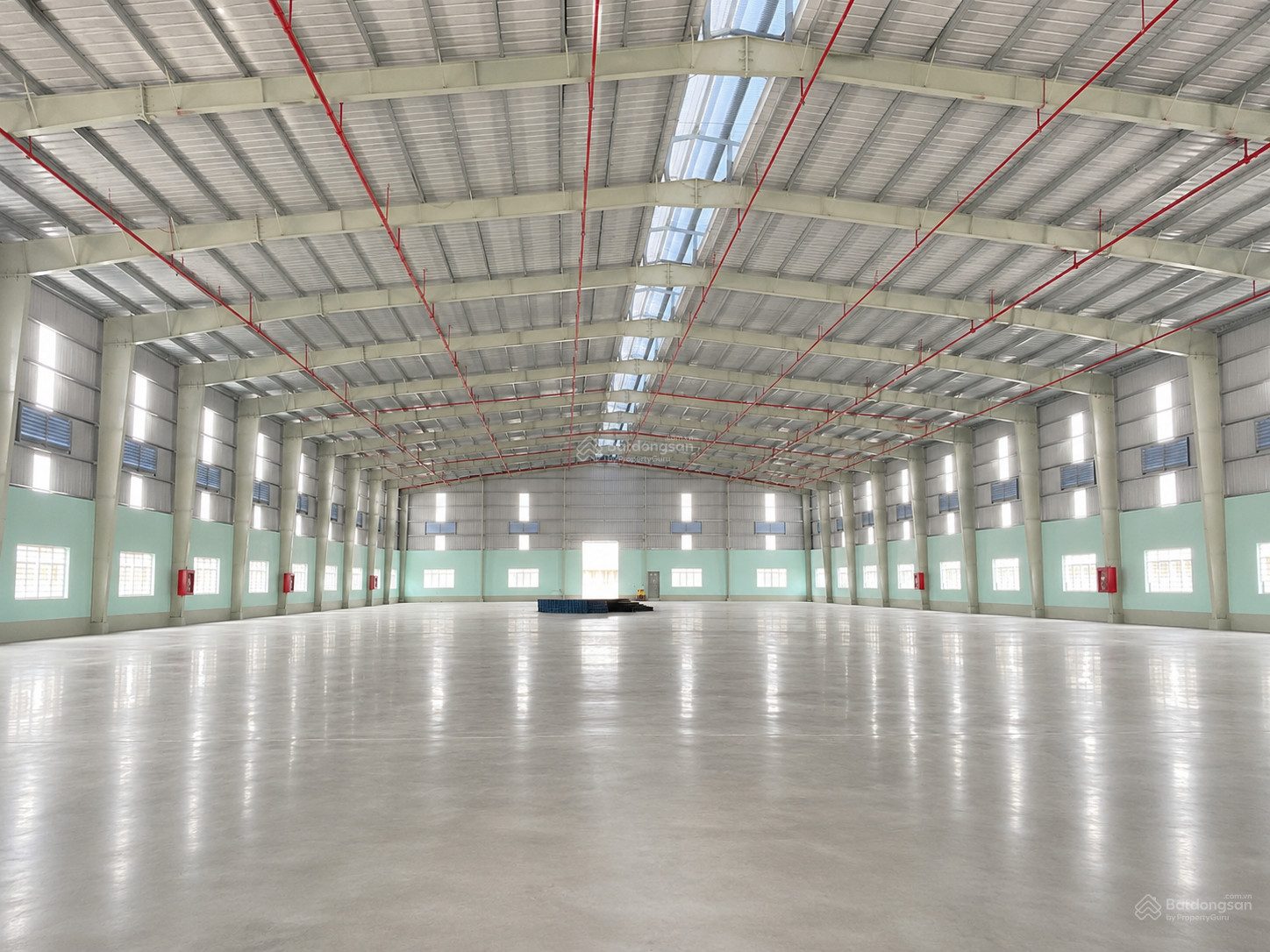 Bán Kho, nhà xưởng 9964m2 có sẵn 9964 m2 thổ cư giá 95 tỷ tại -Xã Đức Hòa Đông Huyện Đức Hòa Long An