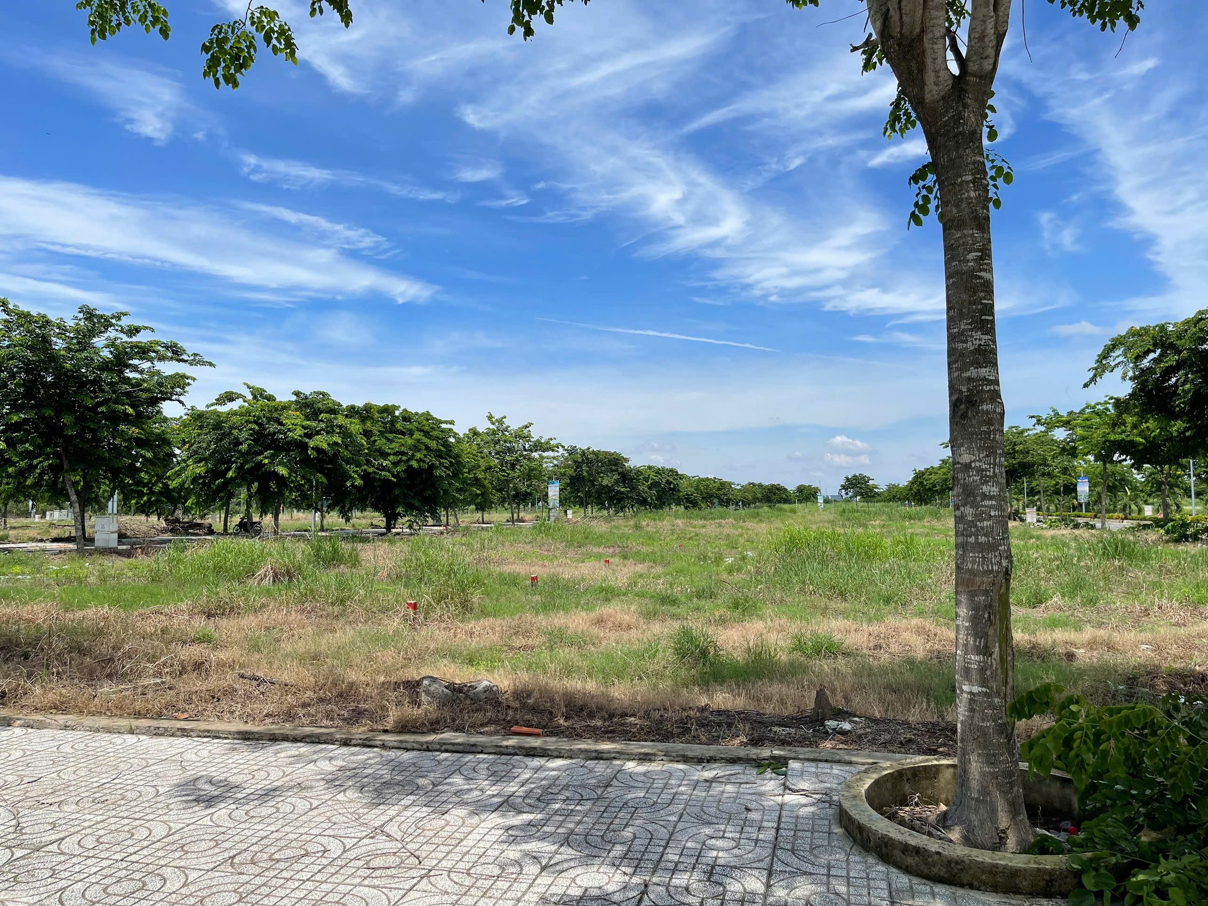 Bán Đất 90m2, full thổ cư giá 2.78 tỷ tại Dragon Pearl, Đức Hòa Long An