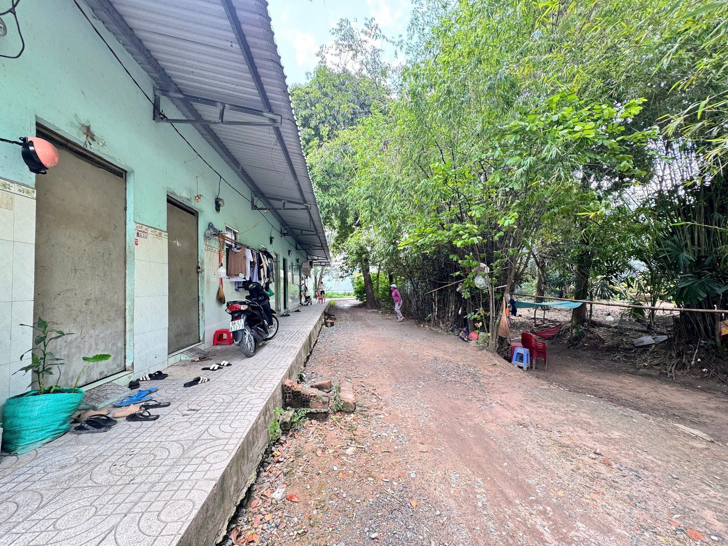 Bán Đất Đức Hoà Đông 
- DT: 8x22m giá 1ty250tr 
5x21 giá 890tr 
5x34 giá 1ty170 
. Có 2 nền liền kề cách bê tông chỉ 30mét