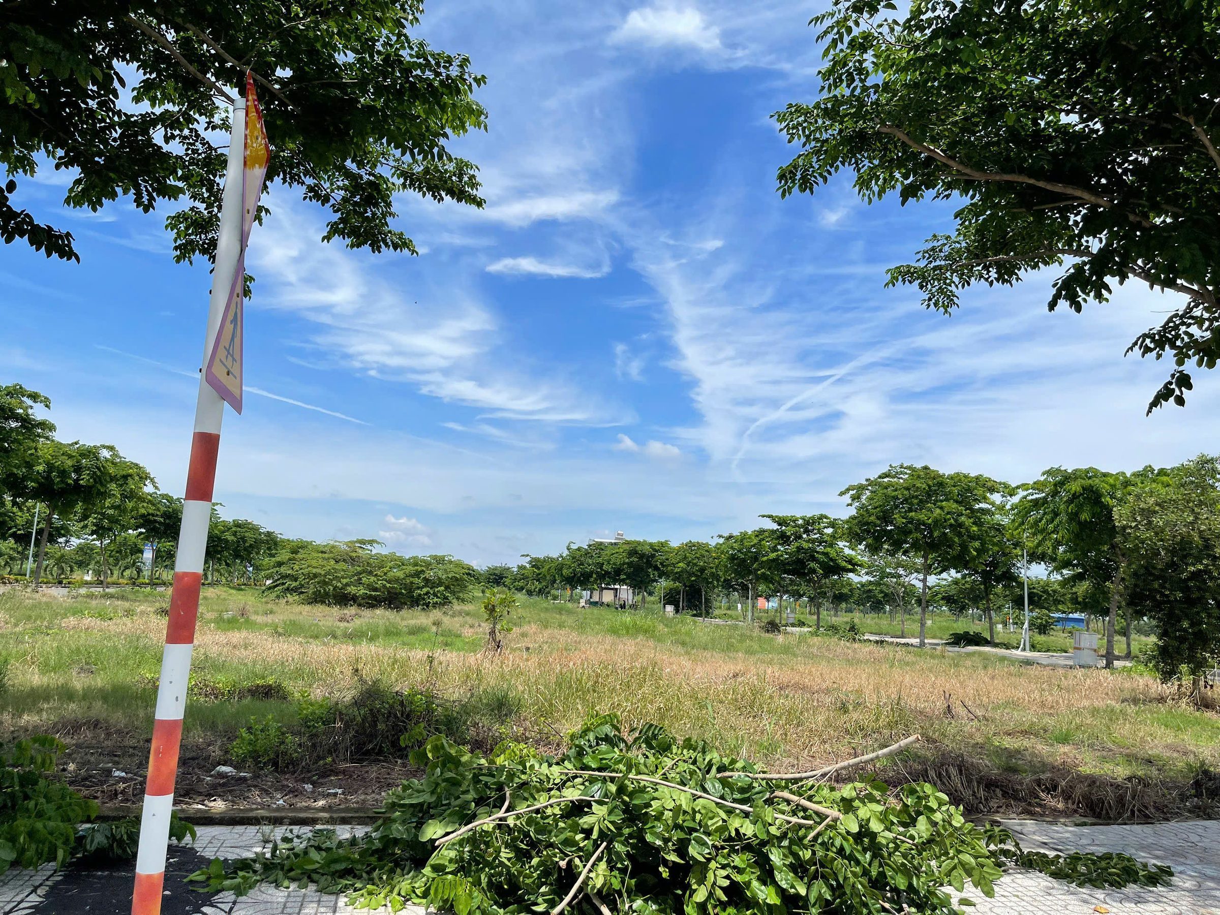 Bán đất nền thổ cư 100% tại dự án Ora Park Đức Hòa, giá hơn tỷ8, liên hệ 097 875 0925