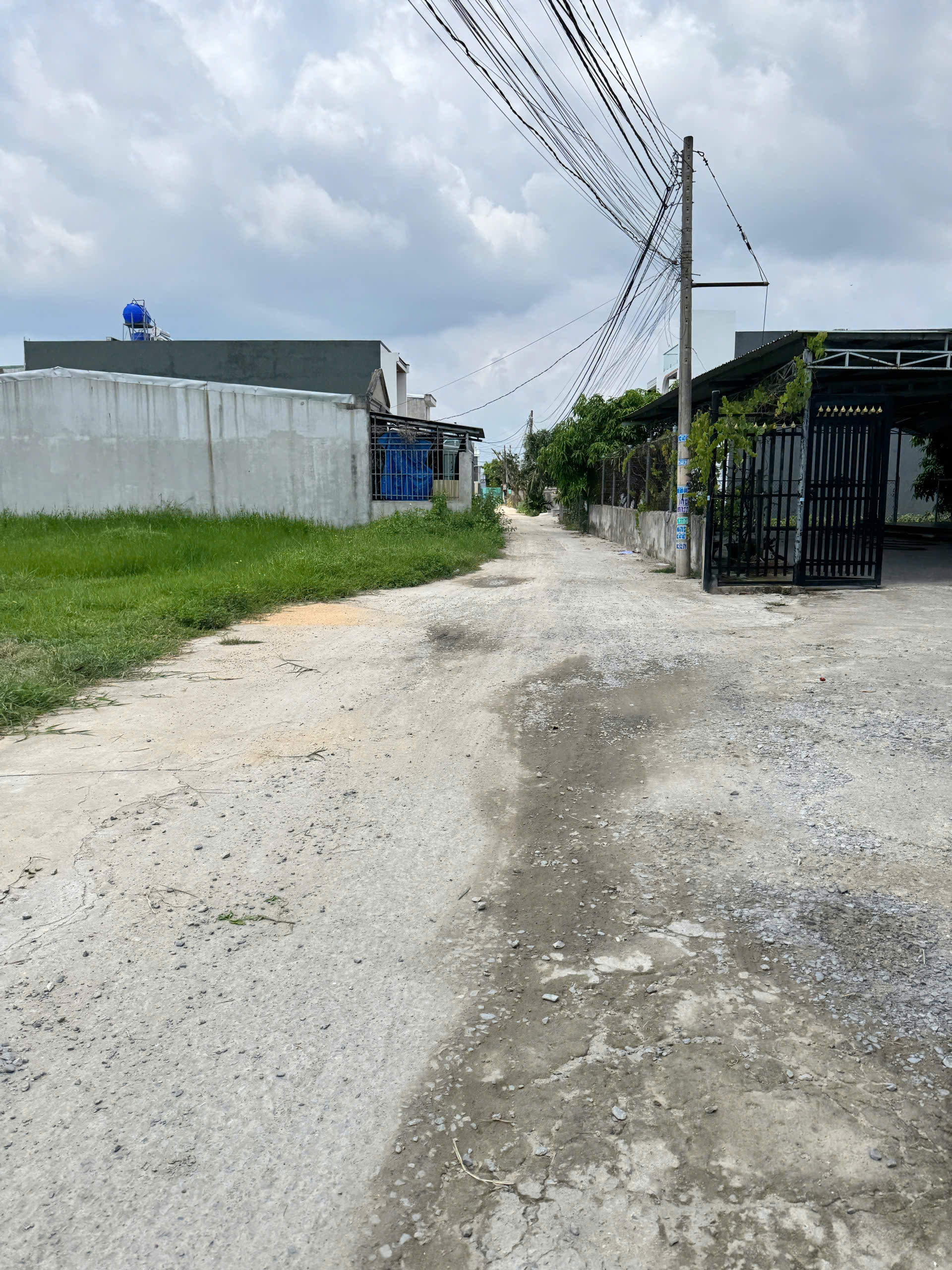 Bán Đất 150m² thổ cư 150m² giá 1 tỷ 5x30m tại Đức Hòa Hạ, gần kcn Tân Đức
