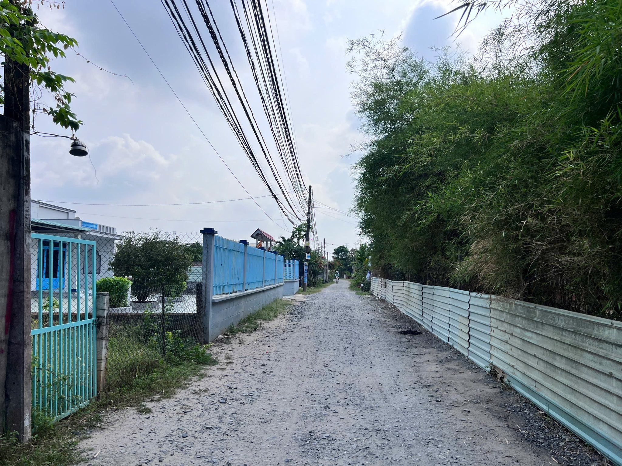 Tìm chủ mới cho căn nhà vườn nghĩ dưỡng , 12x36 sát đường Động Lực 823D, xã Hòa Khánh, giá ngợp chỉ 1ty350, chốt nhanh