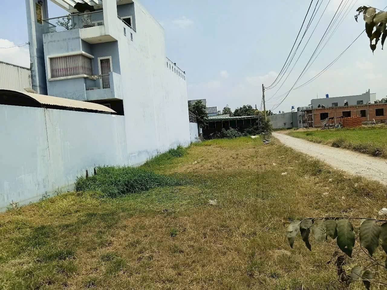 Bán đất 500m² full thổ cư ngang 10m giá 7.5 tỷ tại Xã Đức Lập